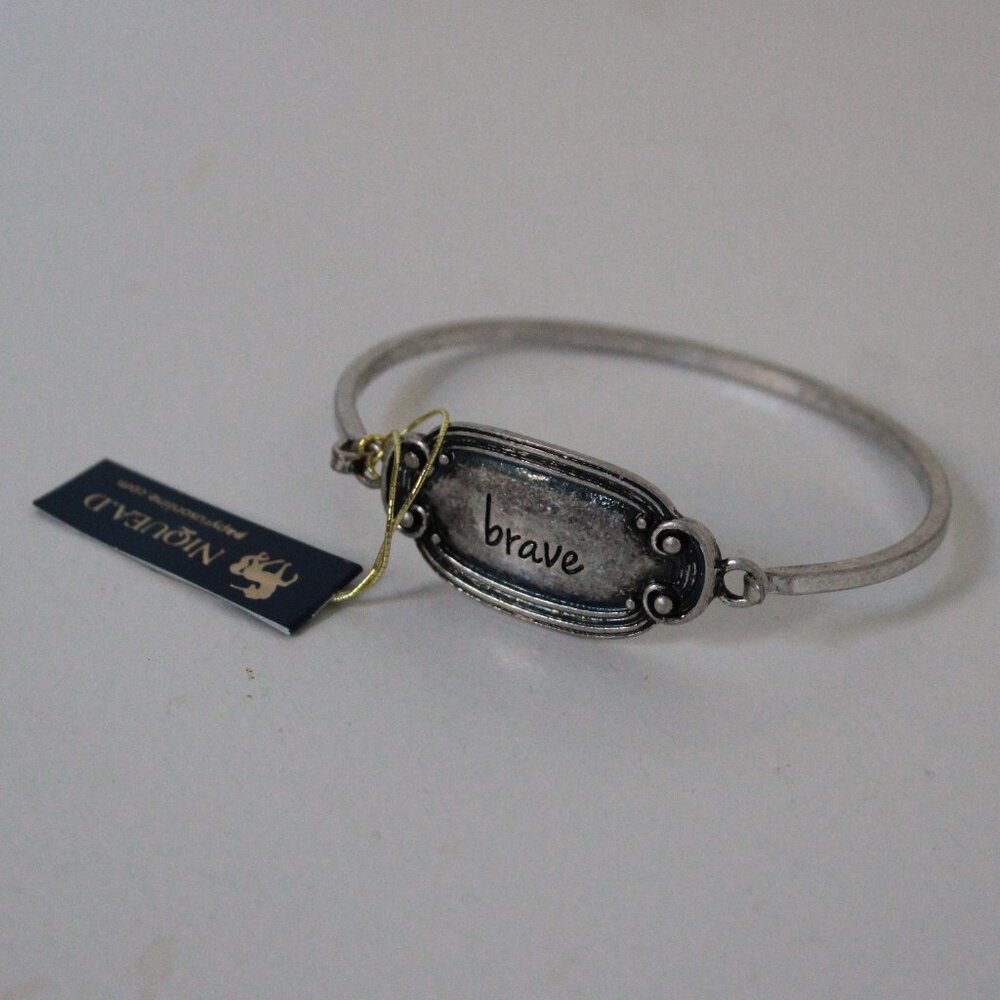 Niquea.D "Brave" Metal Bracelet